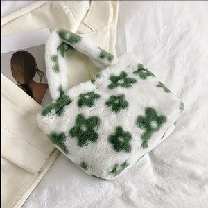 Boutique🪴Small Green & White Floral Plush Handbag